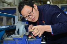 <em>方</em><em>文墨</em>：自制改進工具數(shù)百件，加工精度逼近零公差