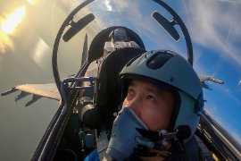 空中乘務專業《民航法律法規——從“空中拼刺刀”到“讓我們云端相見”，中國空軍從來無畏挑戰！》課程思政案例