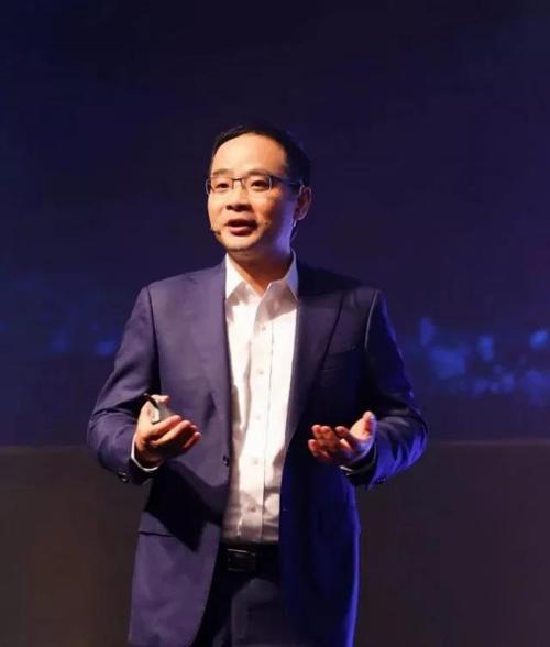 在鄭葉來的帶領下 華為<em>云</em>正式對外發(fā)布<em>公有</em><em>云</em>戰(zhàn)略