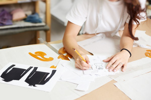<em>服裝</em>表演、<em>形象設計</em>、策劃<em>專業</em>：女士形象色彩設計<em>課程</em><em>思</em>政教學<em>案例</em>