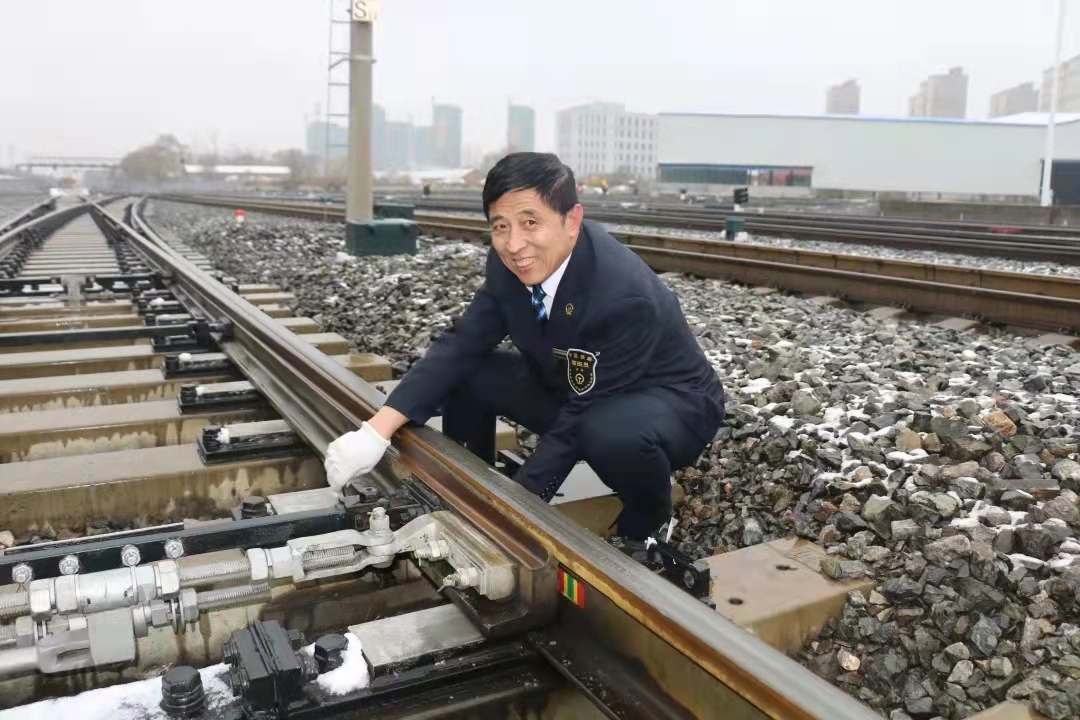 新時代安全榜樣 擎起安全一片天-中國鐵路沈陽局集團有限公司吉林車務(wù)段吉林西站值班員崔力7