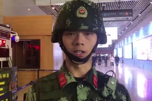 7秒KO襲擊者的武警小哥：我們的職責(zé)就是保衛(wèi)人民安全！